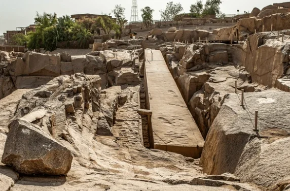 L'Obélisque Inachevé — Assouan